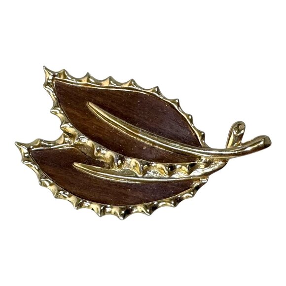 Vintage Exquisite Leaf Brooch Pin By Sarah Coventry Gold & Wood Accent Signed - Picture 2 of 6